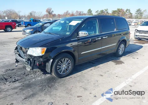 2015 Chrysler Town & Country Touring-L z USA, uszkodzony, nr VIN 2C4RC1CG8FR662758